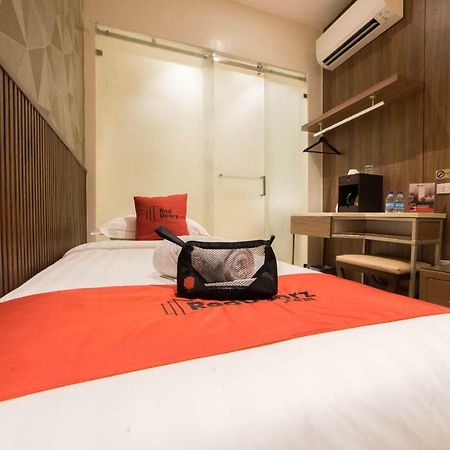 Reddoorz Premium @ South Triangle Quezon City Εξωτερικό φωτογραφία