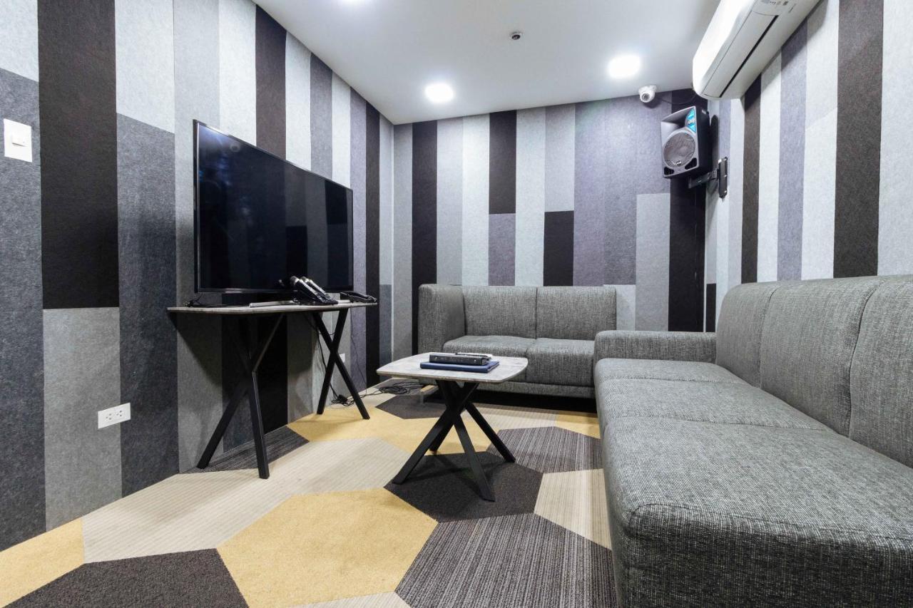 Reddoorz Premium @ South Triangle Quezon City Εξωτερικό φωτογραφία