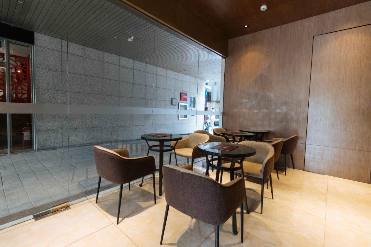 Reddoorz Premium @ South Triangle Quezon City Εξωτερικό φωτογραφία
