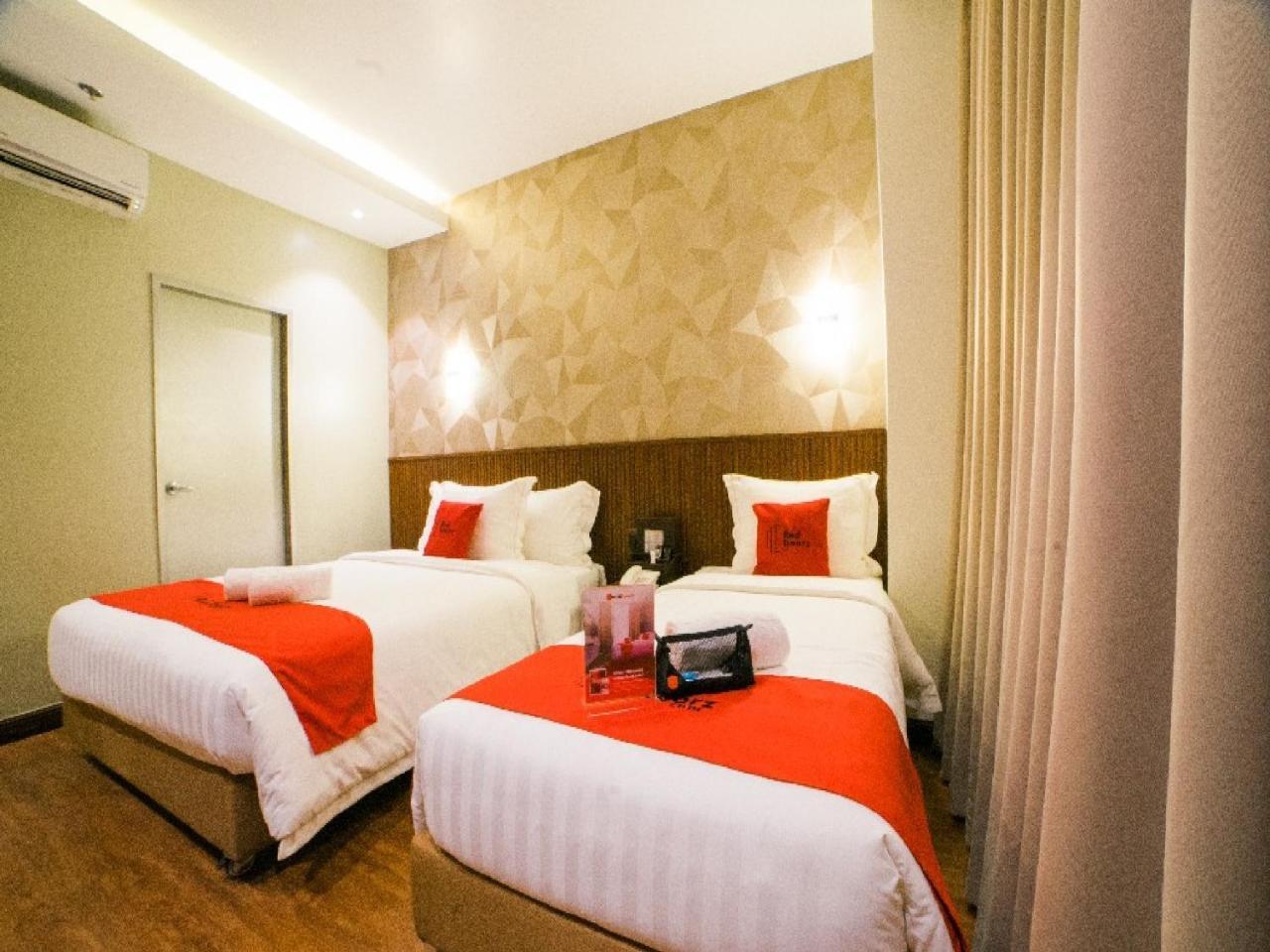 Reddoorz Premium @ South Triangle Quezon City Εξωτερικό φωτογραφία