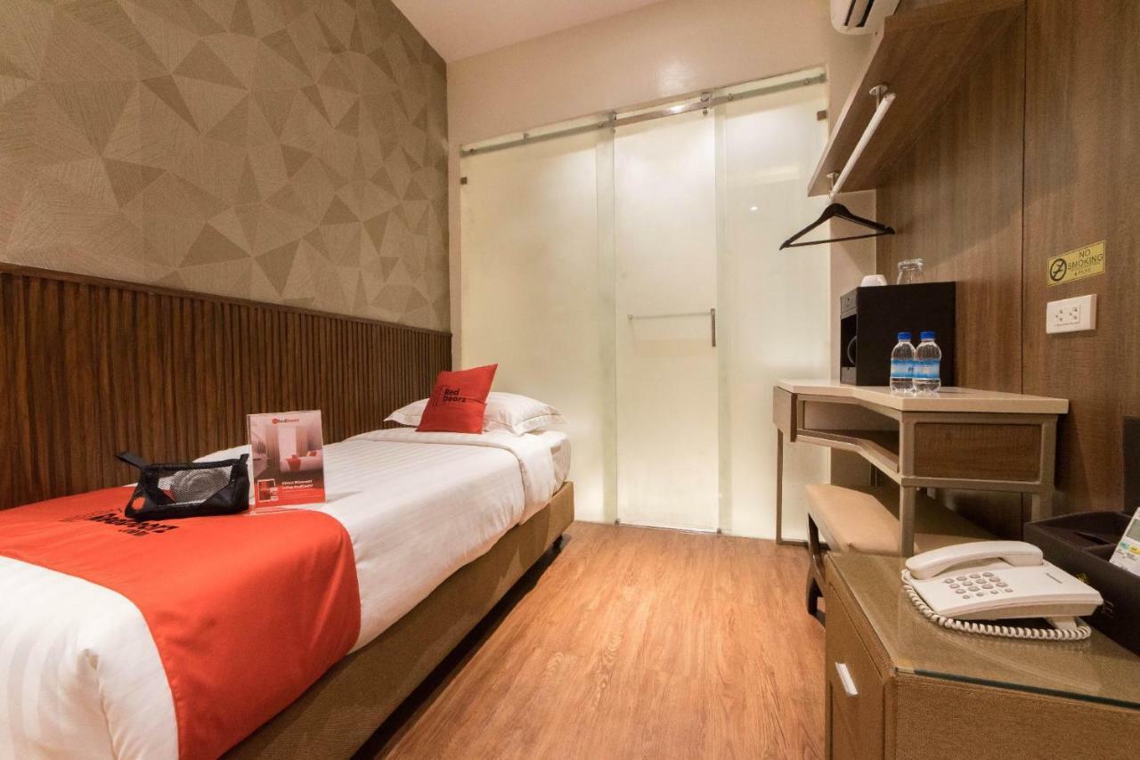 Reddoorz Premium @ South Triangle Quezon City Εξωτερικό φωτογραφία