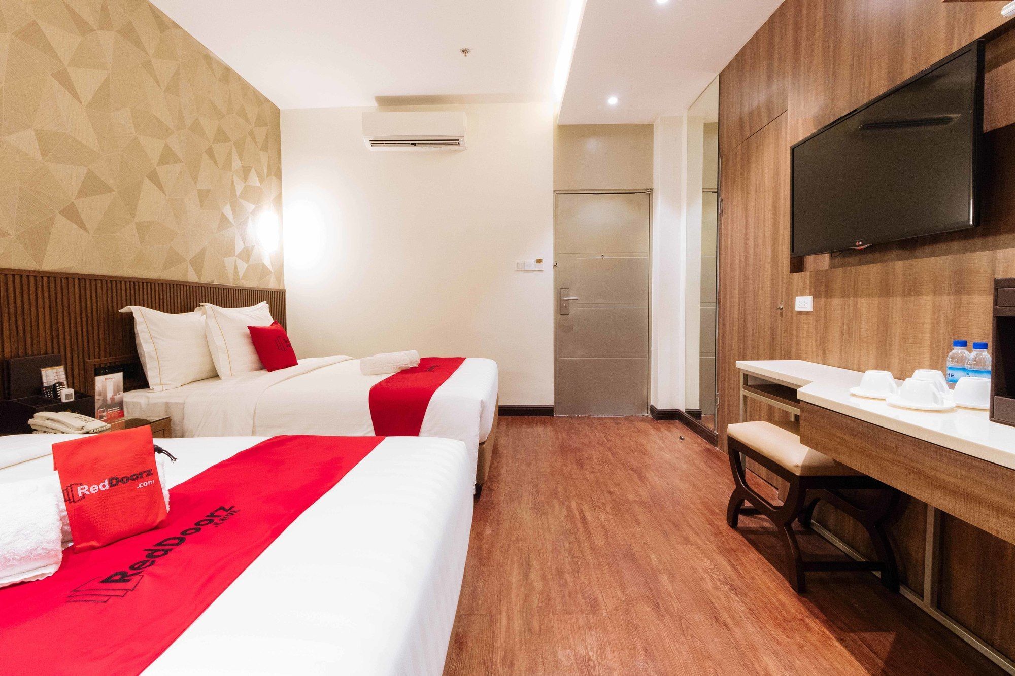 Reddoorz Premium @ South Triangle Quezon City Εξωτερικό φωτογραφία